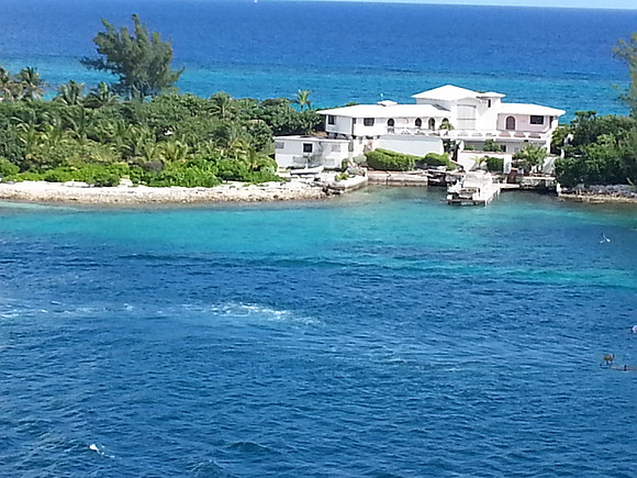 Docked in Nassau. Beautiful House and private beach. Love the blue waters