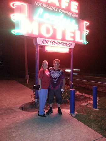 Cafe, Loveless Motel